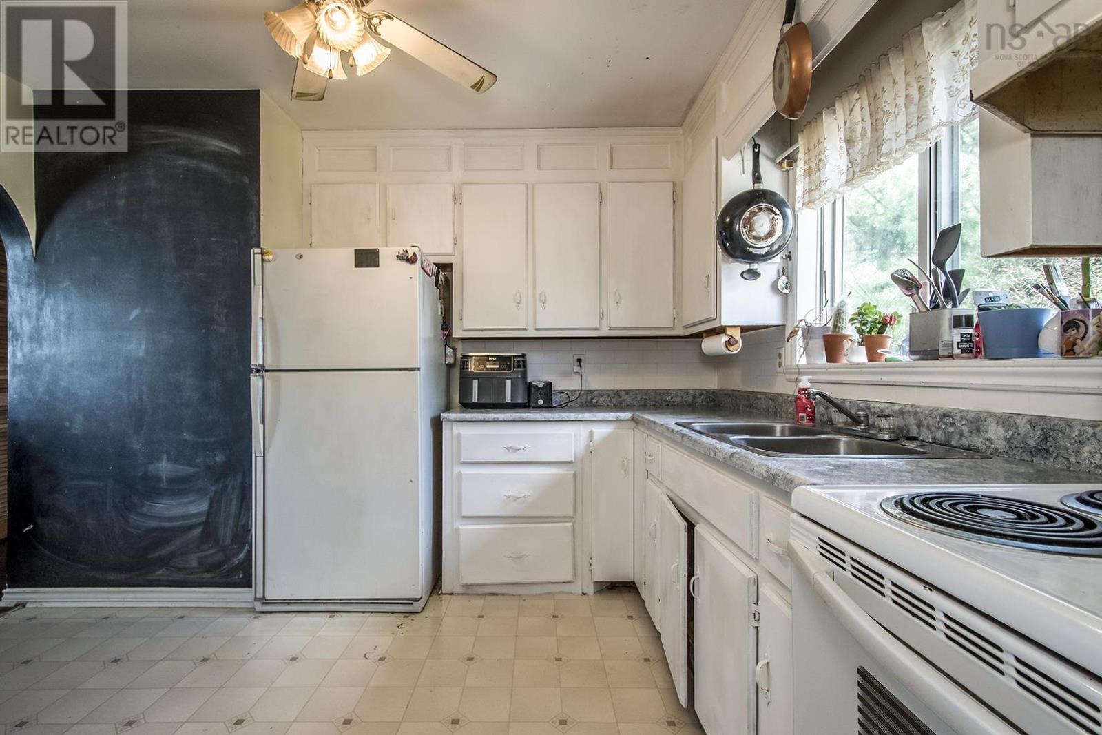 92 Cranberry Crescent, Dartmouth, Nova Scotia B2W5A9 REALTOR.ca