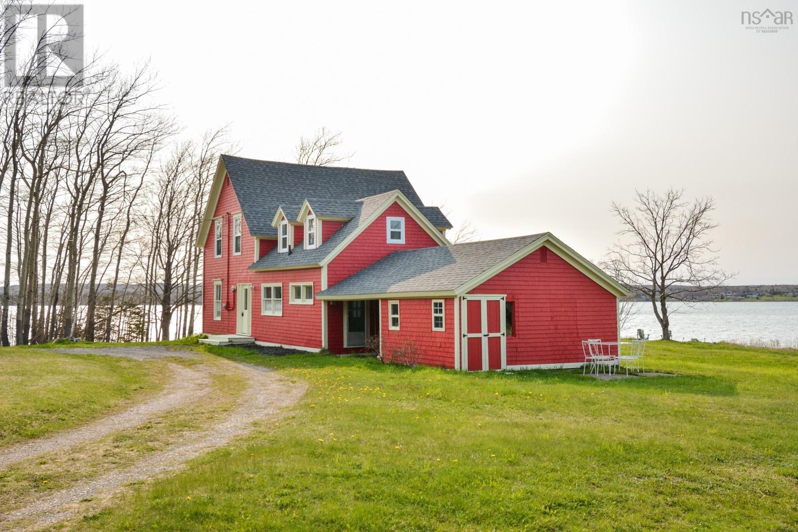 For sale 2866 POINT EDWARD Highway, Point Edward, Nova Scotia B2N4S1