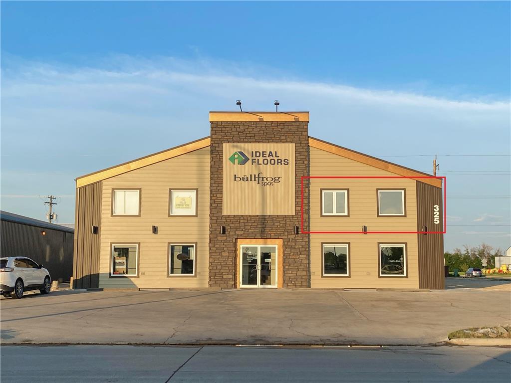 For sale or rent 325 Roblin Boulevard E, Winkler, Manitoba R6W0H2