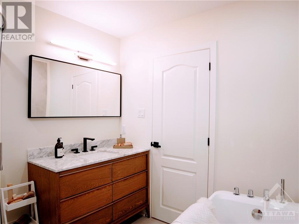 For sale 62 VIEWMOUNT DRIVE, Ottawa, Ontario K2G3C3 1345444 REALTOR.ca