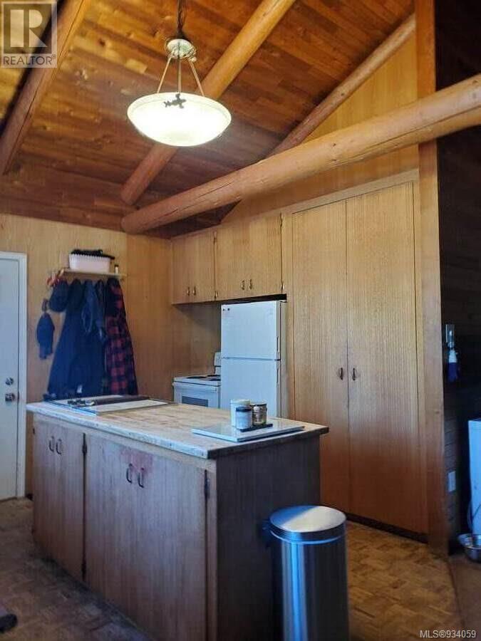 For sale: 1586 McKibbon Rd N, Errington, British Columbia V0R1V0 ...