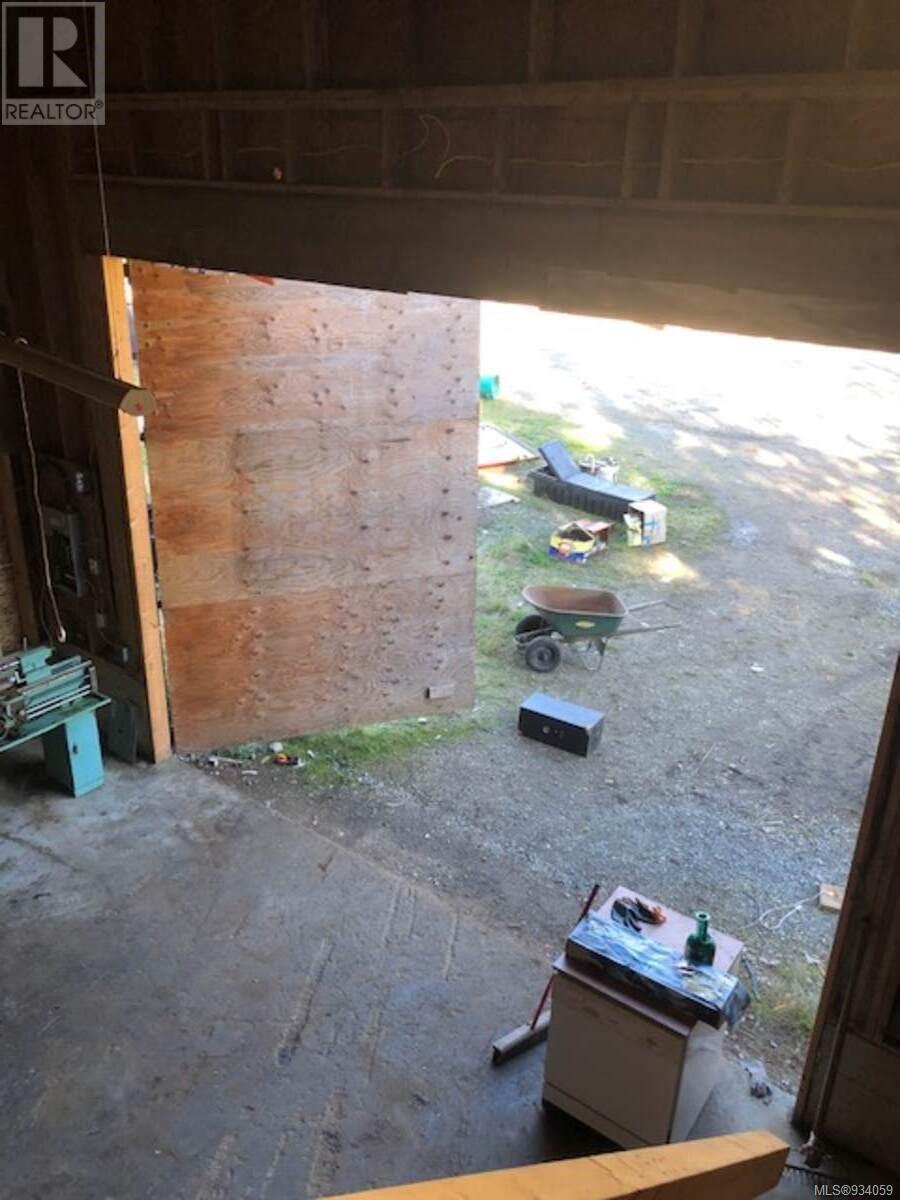 For sale: 1586 McKibbon Rd N, Errington, British Columbia V0R1V0 ...