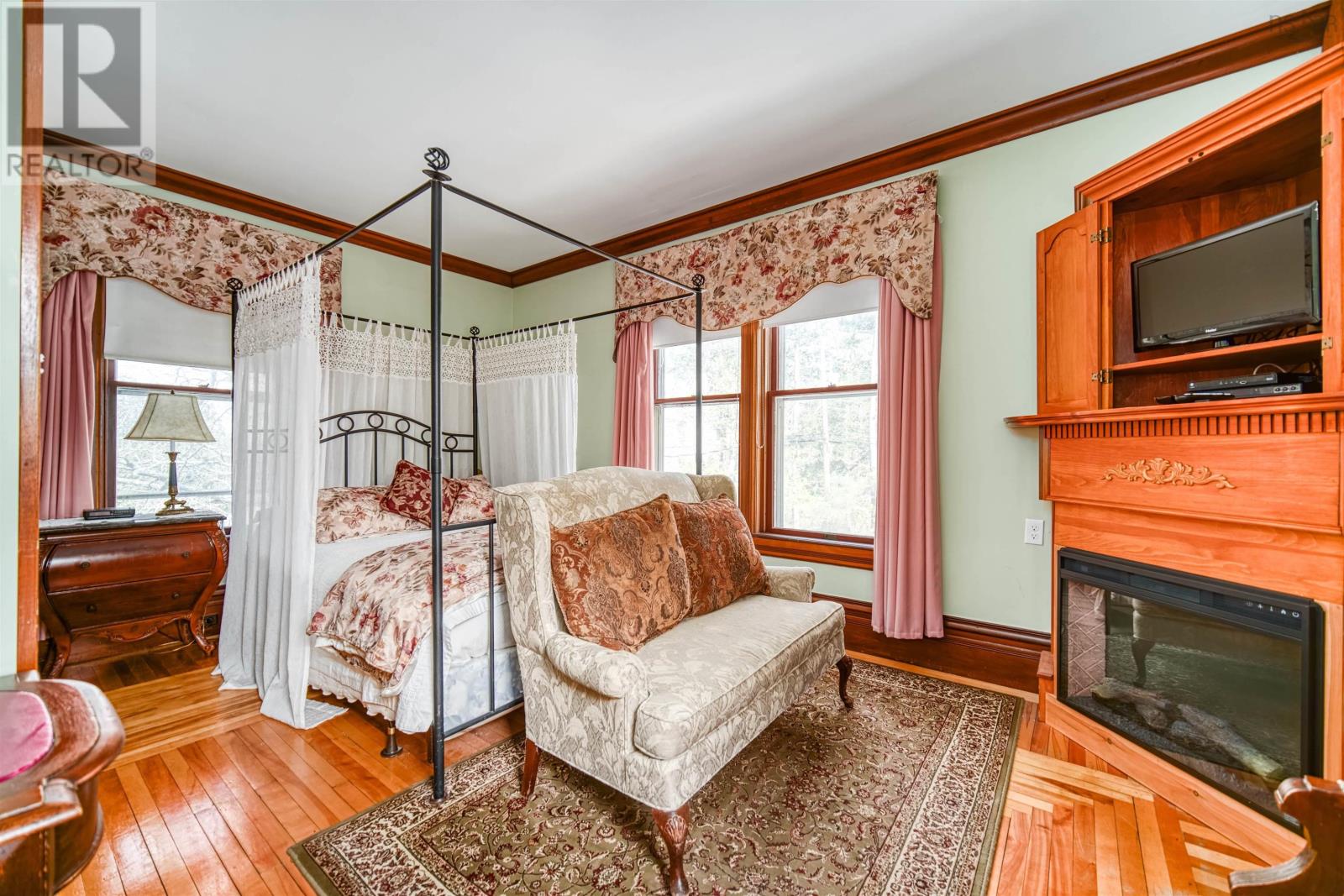 For sale 600 Main Street, Wolfville, Nova Scotia B4P1E8 202310885