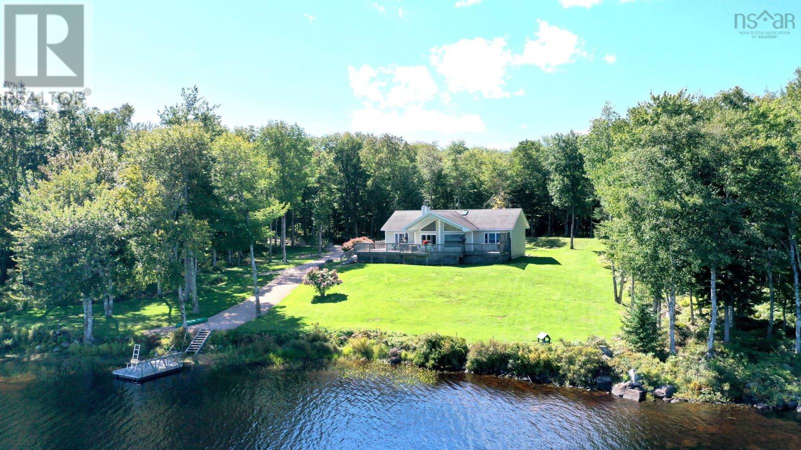 For sale 368 Chain Lake Road West, Lakeview, Nova Scotia B0R1H0