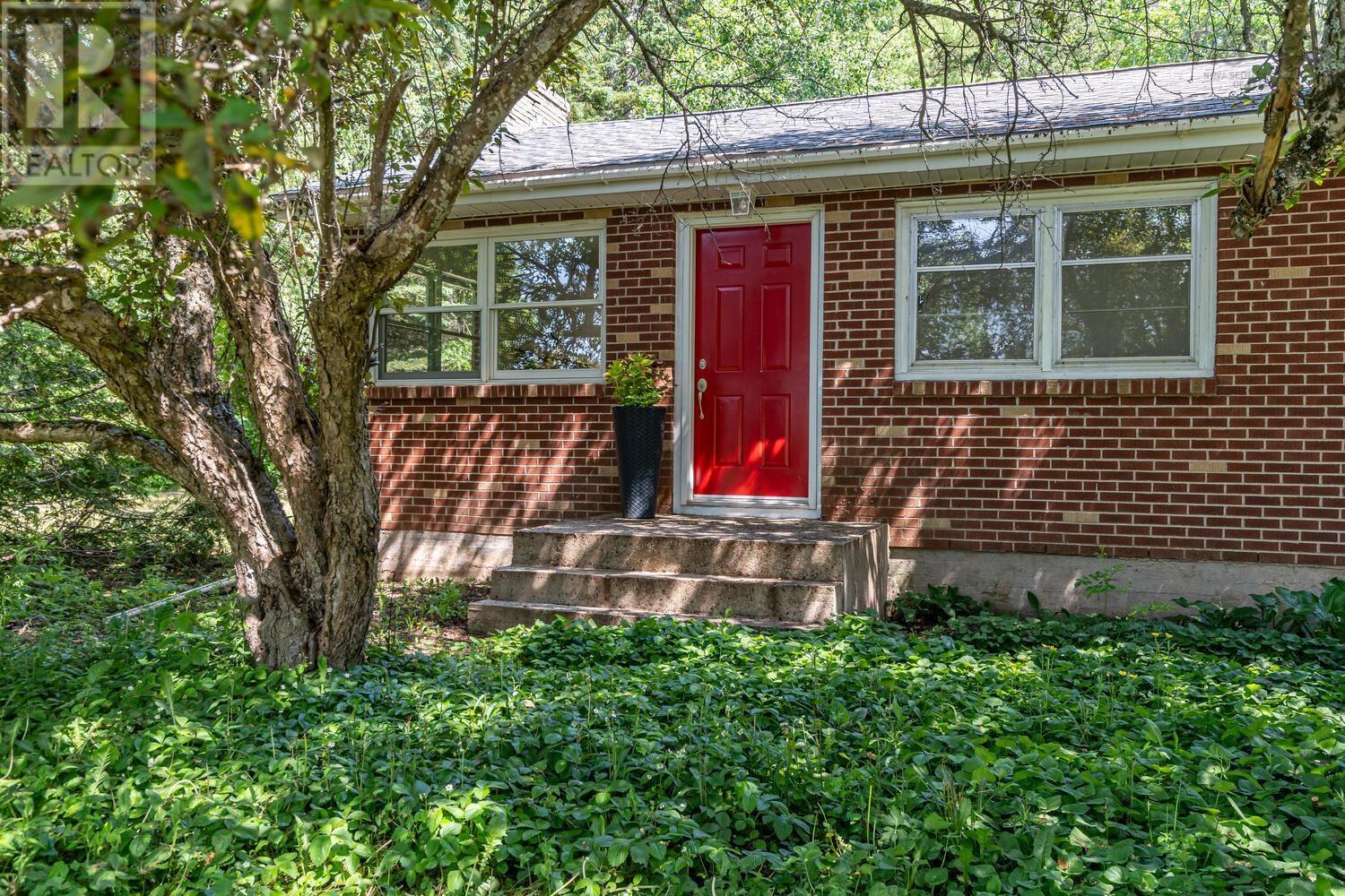 For sale 6448 Highway 1, Ellershouse, Nova Scotia B0N1L0 202312737