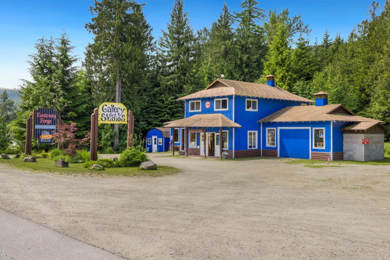For sale 16095 HIGHWAY 3A, Crawford Bay / Riondel, British Columbia