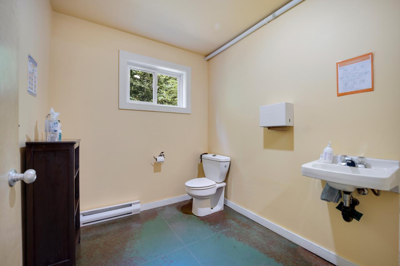 For sale 16095 HIGHWAY 3A, Crawford Bay / Riondel, British Columbia