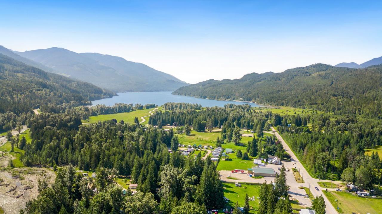 For sale 16095 HIGHWAY 3A, Crawford Bay / Riondel, British Columbia