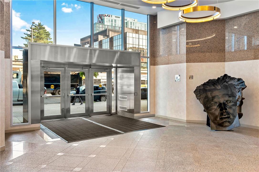 For lease 21 KING Street W,