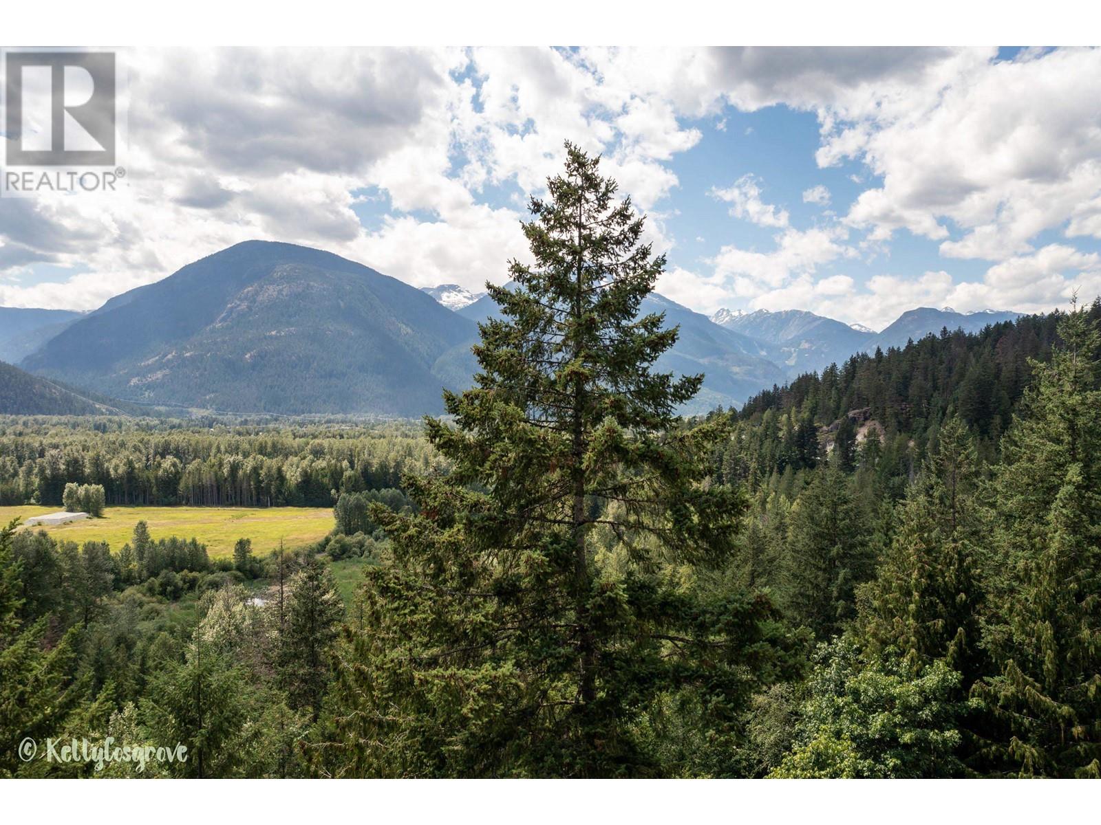 For sale 7506 PEBBLE CREEK DRIVE, Pemberton, British Columbia V0N2L1