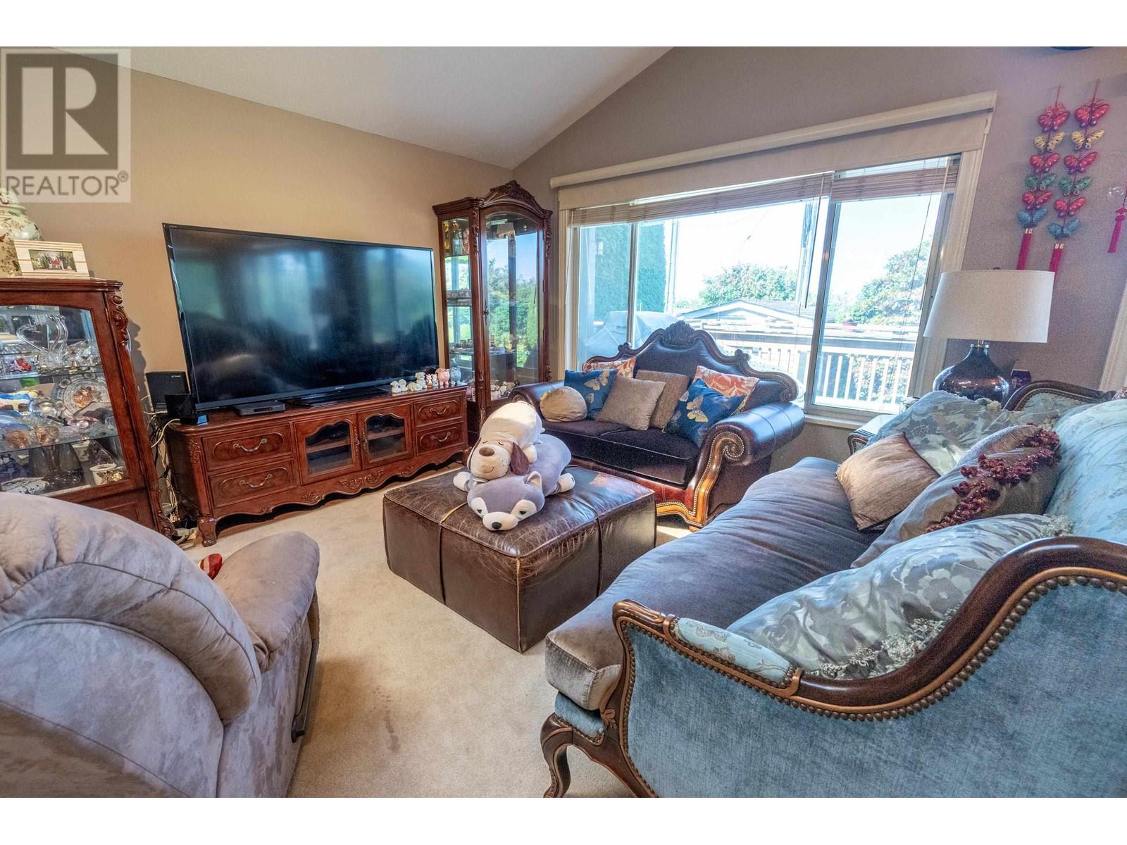 For sale 8591 SEAFAIR DRIVE, Richmond, British Columbia V7C1X7