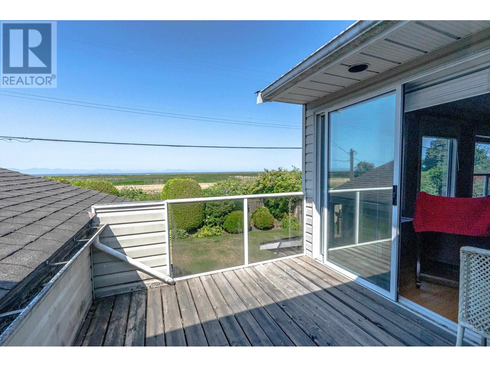 For sale 8591 SEAFAIR DRIVE, Richmond, British Columbia V7C1X7