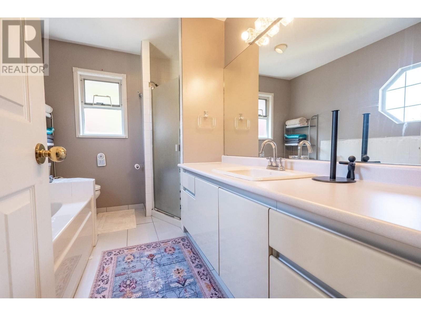 For sale 8591 SEAFAIR DRIVE, Richmond, British Columbia V7C1X7