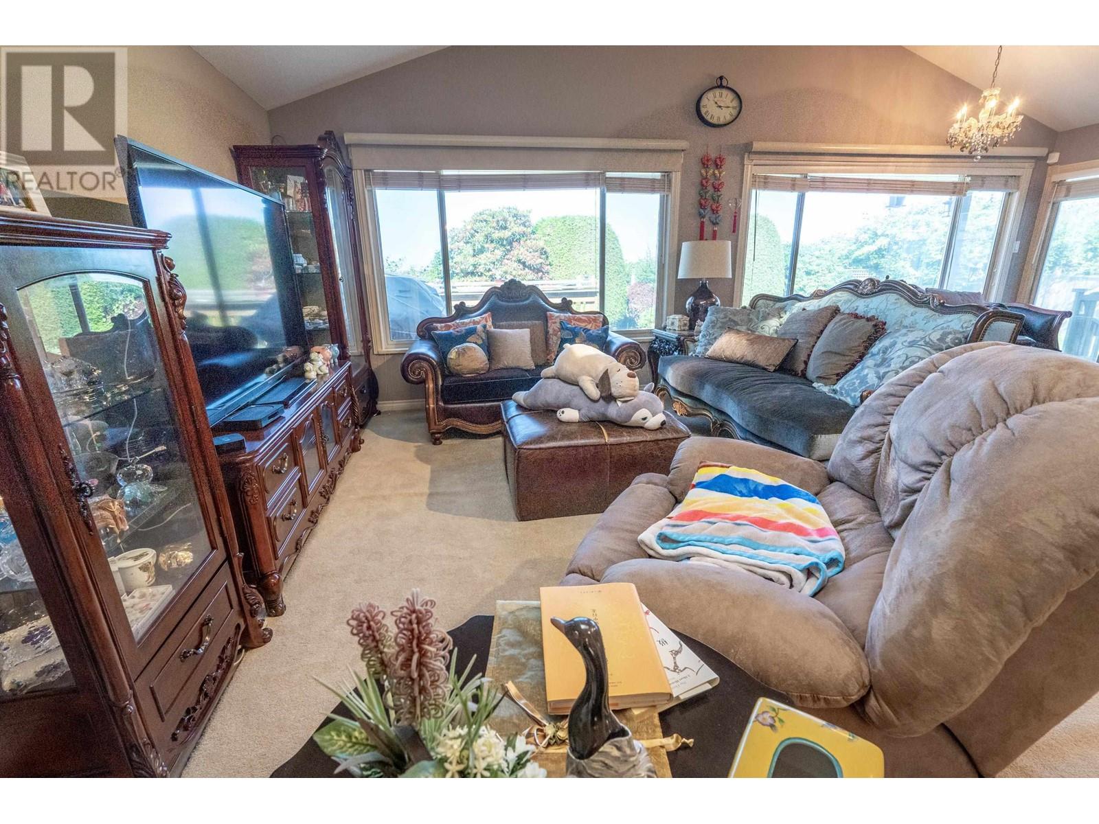 For sale 8591 SEAFAIR DRIVE, Richmond, British Columbia V7C1X7