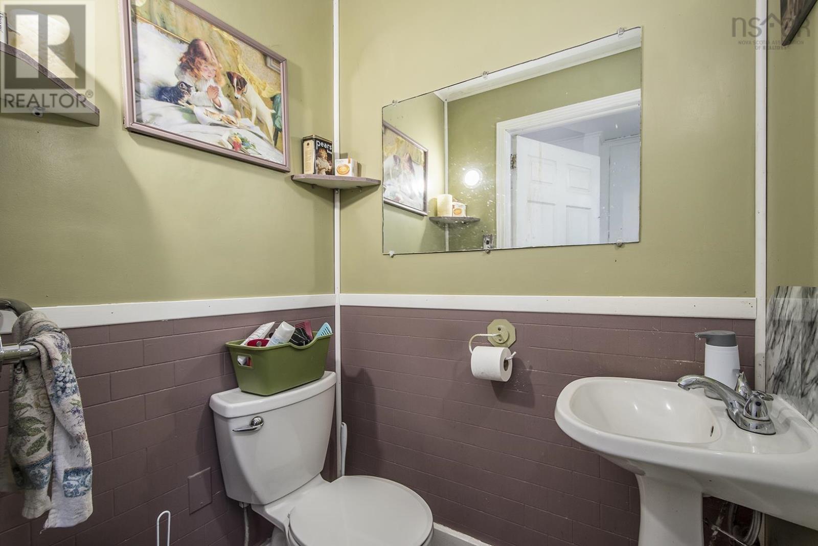 For sale 1687 Hammonds Plains Road, Hammonds Plains, Nova Scotia