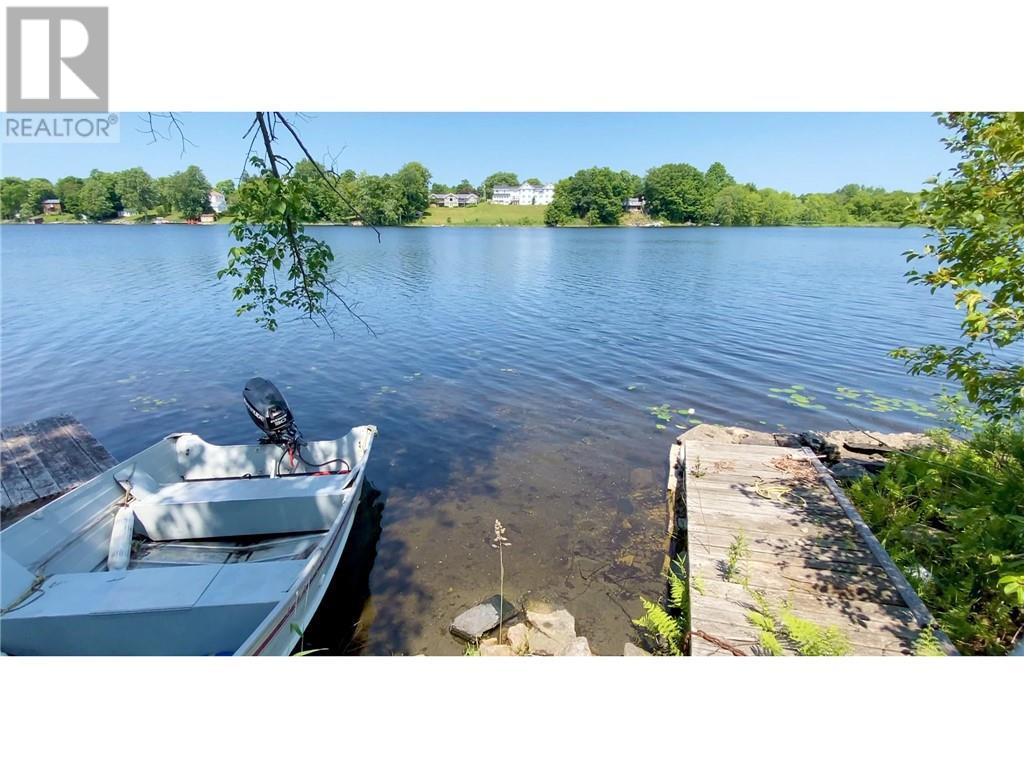 For sale 561 GRACEYS ISLAND, Sharbot Lake, Ontario K0H2P0 1348327