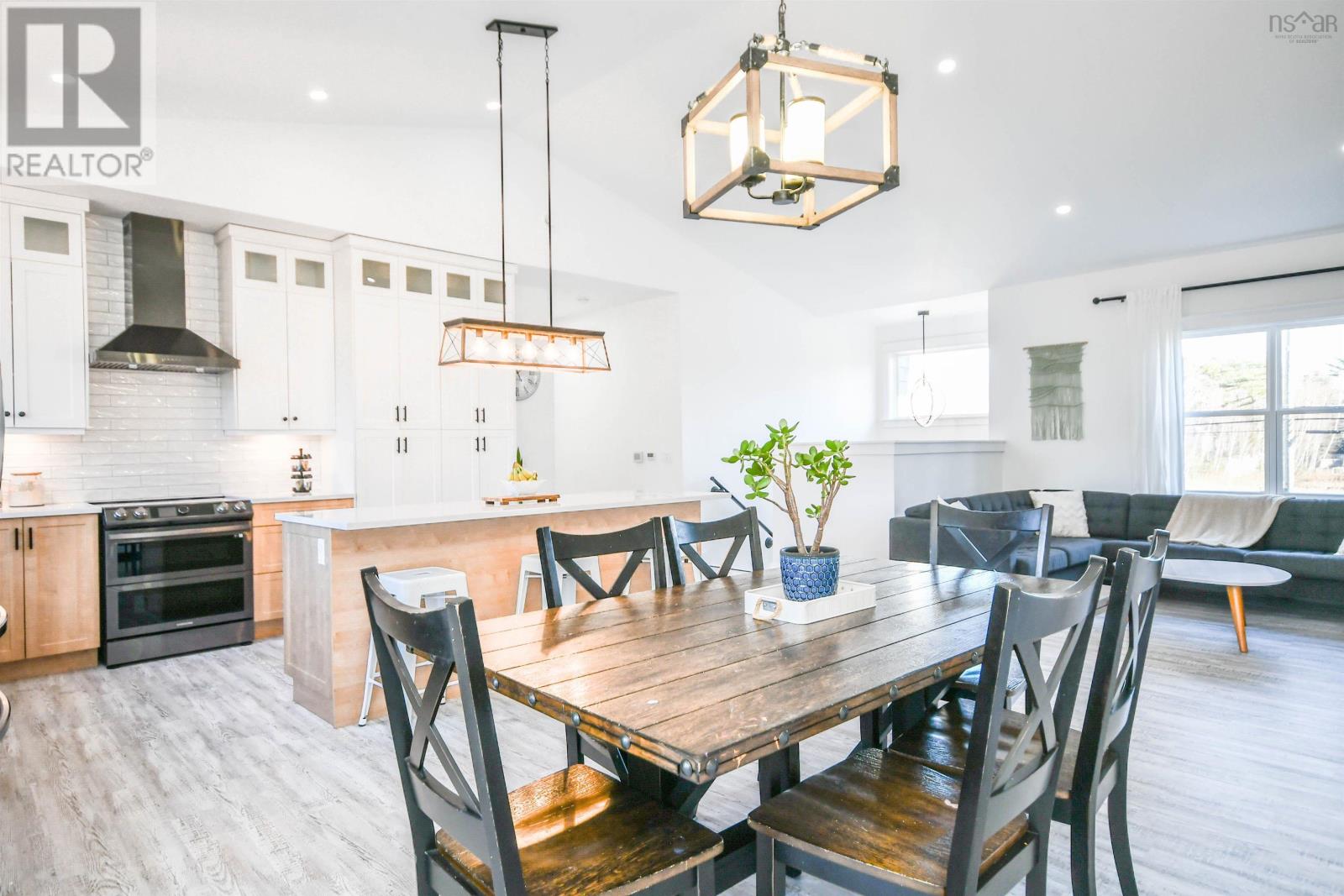 For sale 548 Cobequid Road, Lower Sackville, Nova Scotia B4C4G1