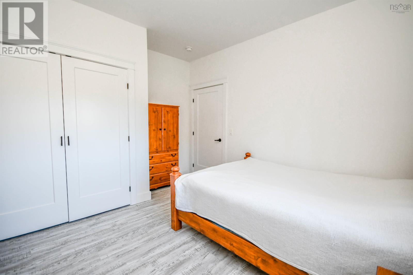 For sale 548 Cobequid Road, Lower Sackville, Nova Scotia B4C4G1