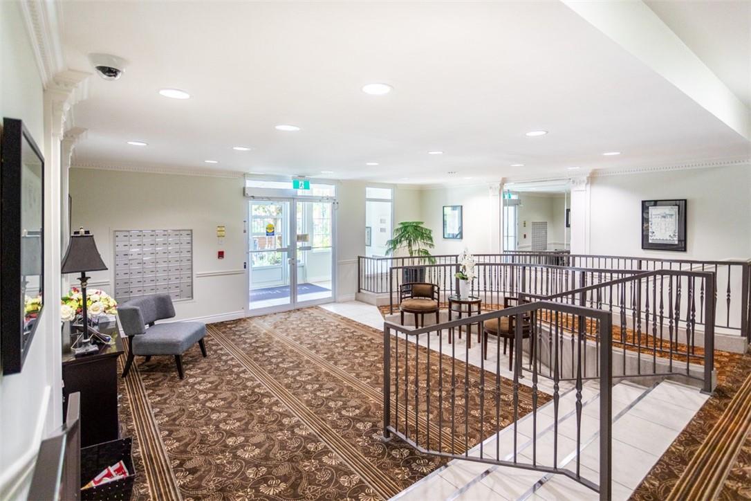 For sale 2300 Parkhaven Boulevard, Unit 407, Oakville, Ontario L6H6V9