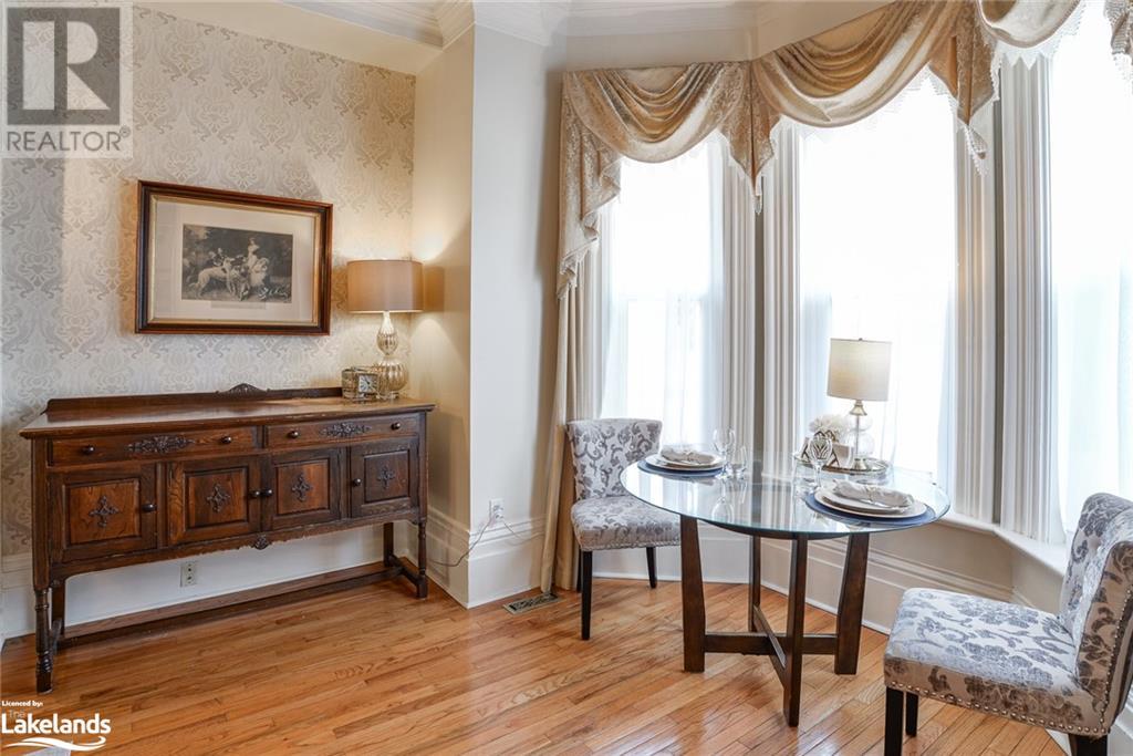 For sale 241 MISSISSAGA Street W, Orillia, Ontario L3V3B7 40455480