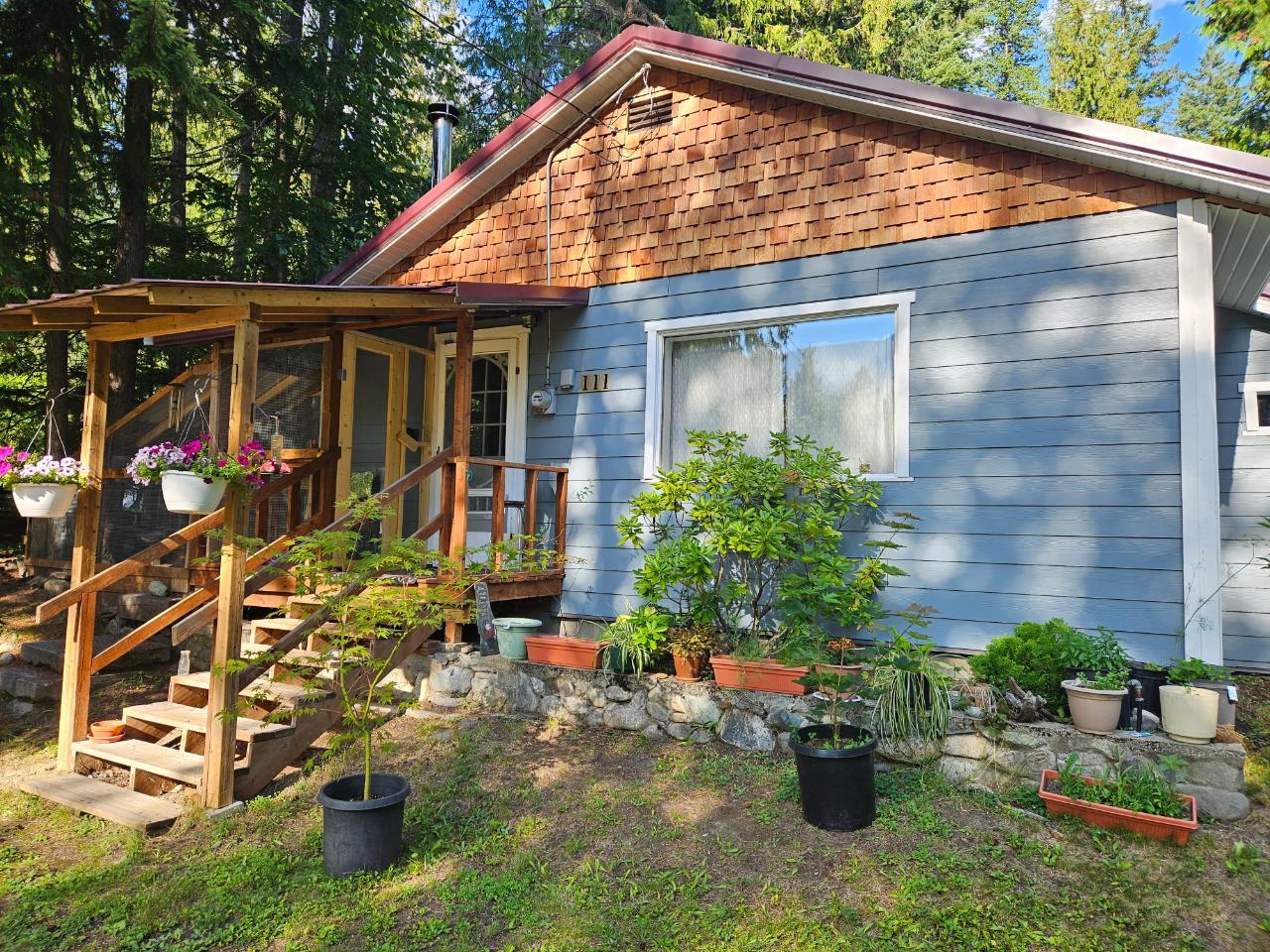 For sale 111 BURTON CROSS ROAD Burton British Columbia