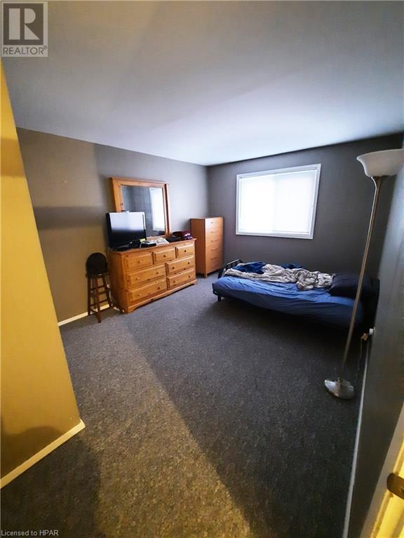 For sale 390 & 392 SHUTER Street, Wingham, Ontario N0G2W0 40459150