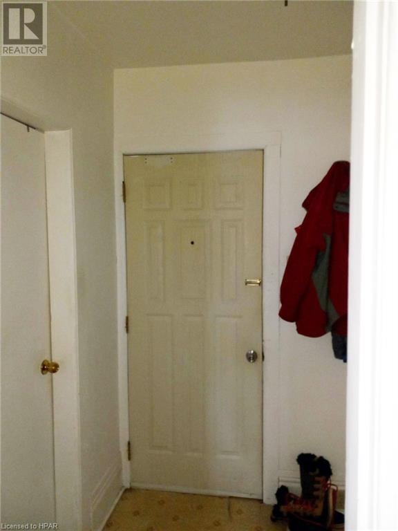 For sale 390 & 392 SHUTER Street, Wingham, Ontario N0G2W0 40459150