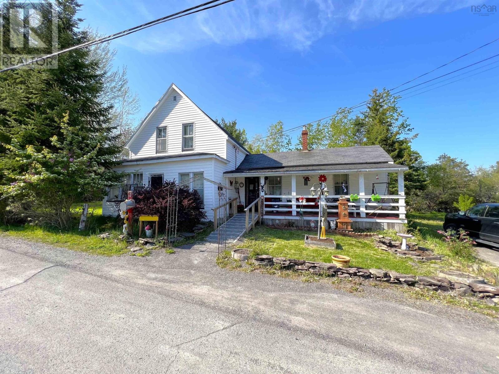 For sale 1870 West Street, Westville, Nova Scotia B0K2A0 202310658