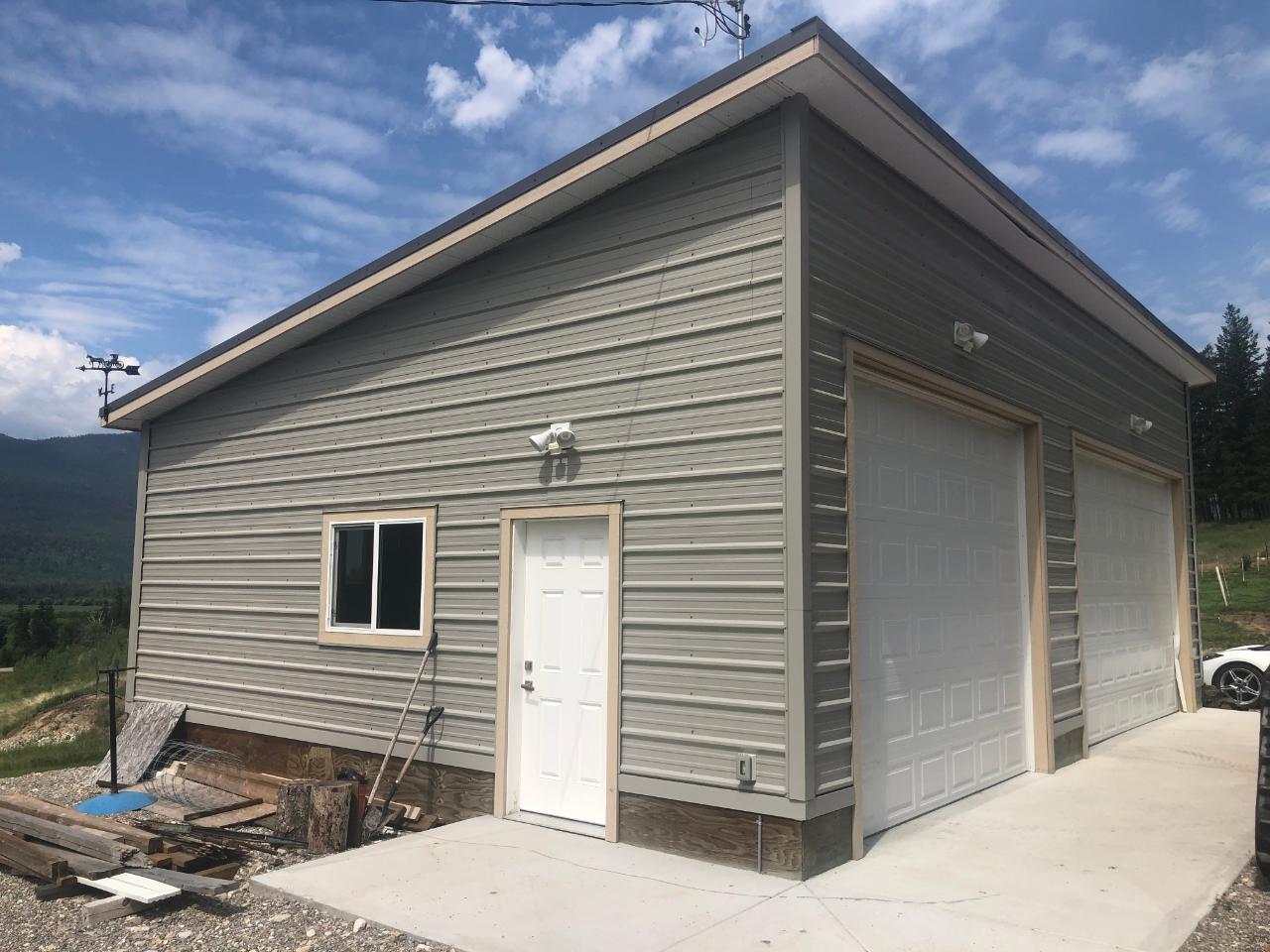 For sale 726 HIGHWAY 95, Spillimacheen, British Columbia V0A1P0