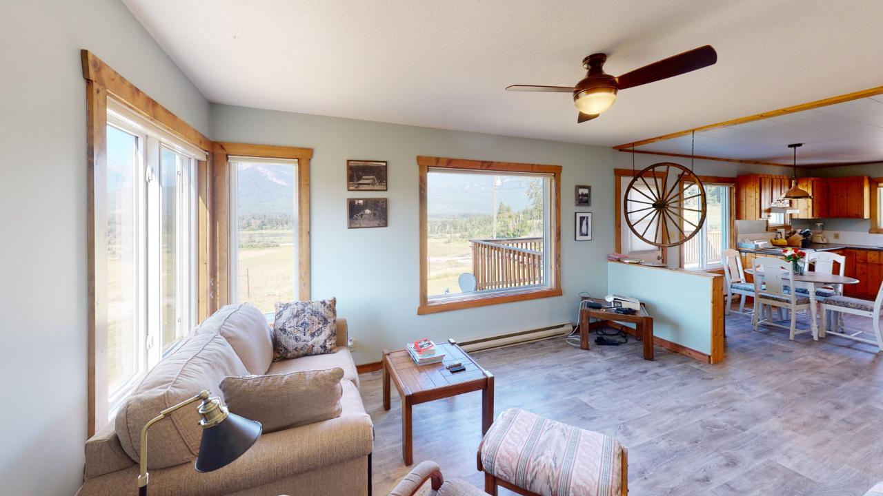 For sale 726 HIGHWAY 95, Spillimacheen, British Columbia V0A1P0