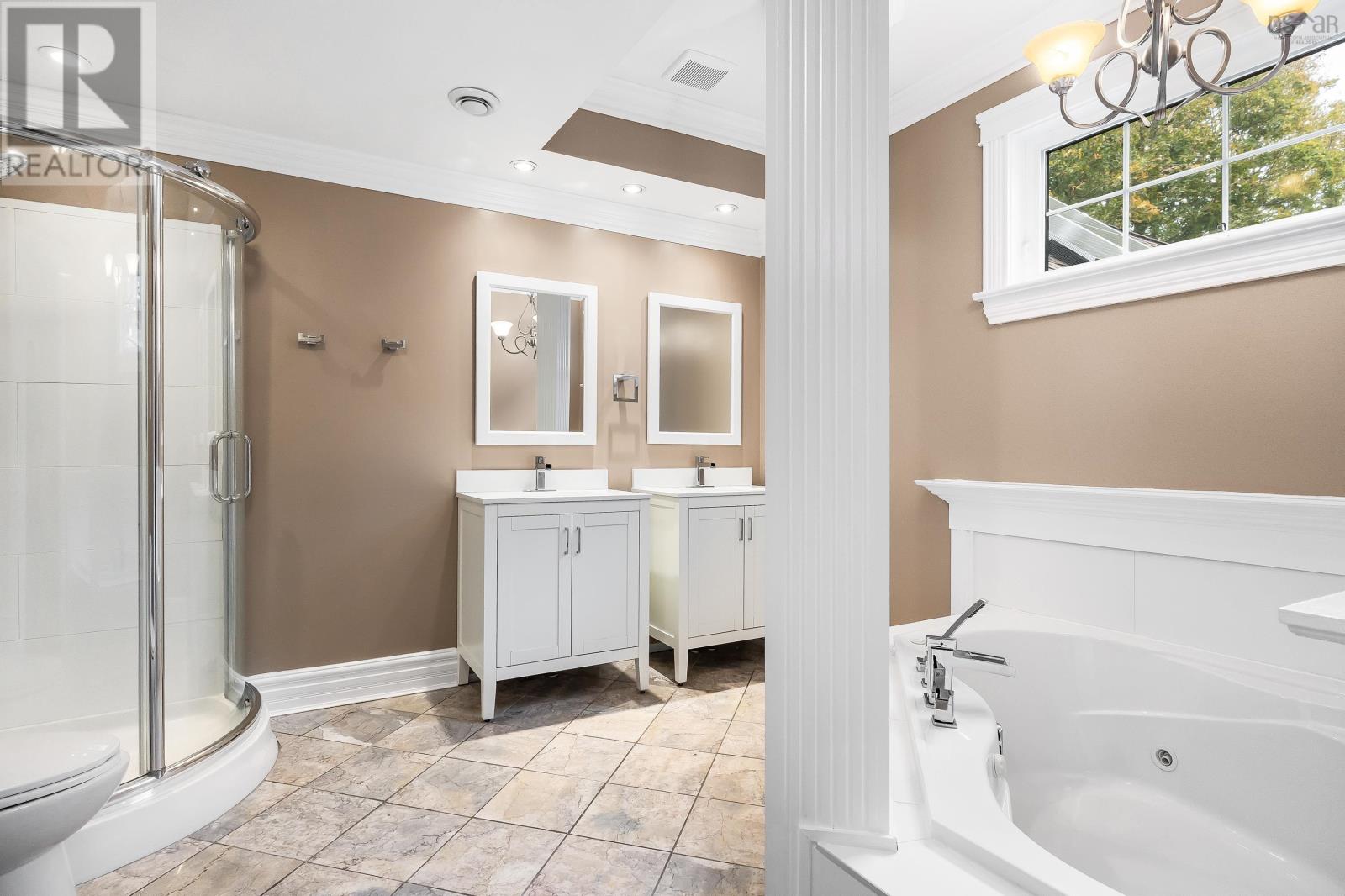 For sale 650 Shore Drive, Bedford, Nova Scotia B4A2E1 202315862