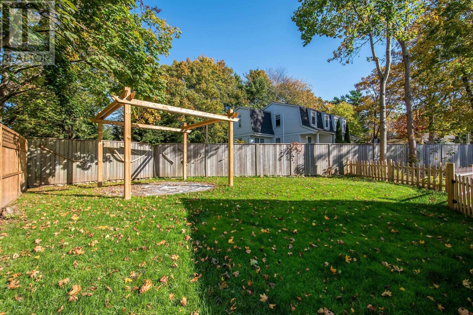 For sale 650 Shore Drive, Bedford, Nova Scotia B4A2E1 202315862