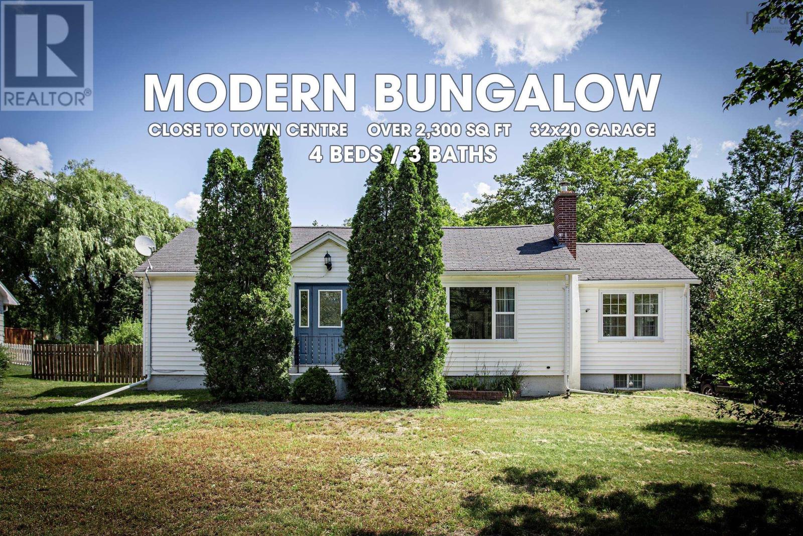 For sale 204 Commercial Street, Middleton, Nova Scotia B0S1P0