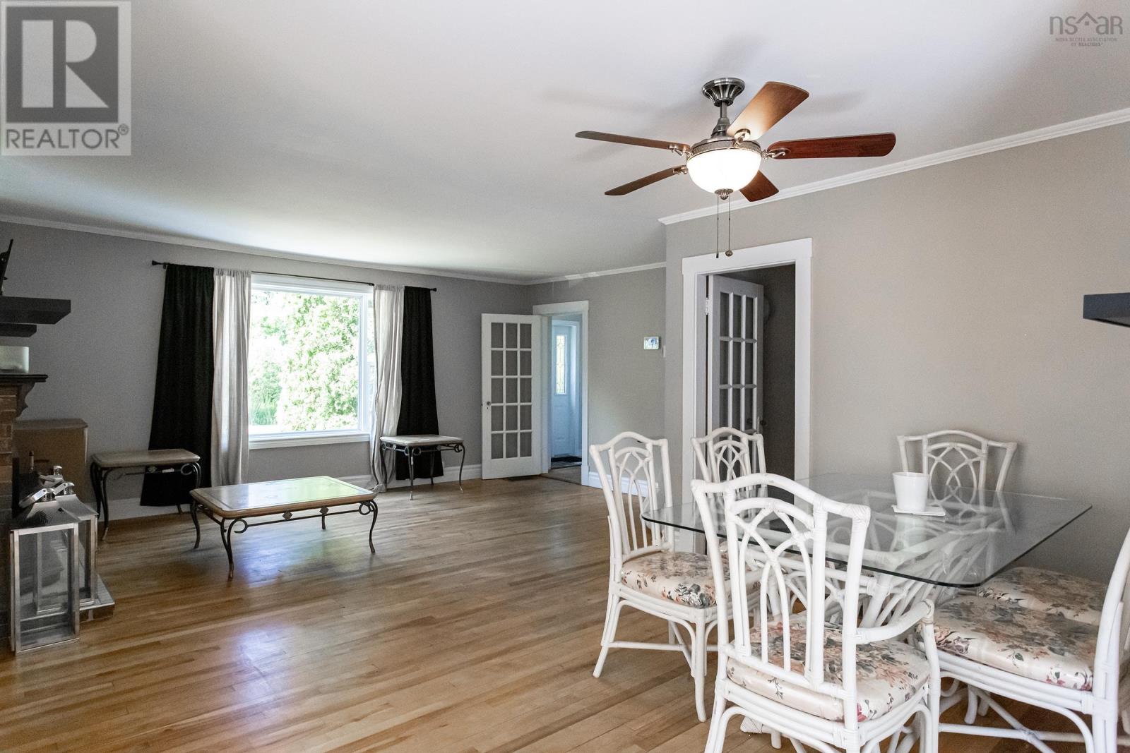 For sale 204 Commercial Street, Middleton, Nova Scotia B0S1P0