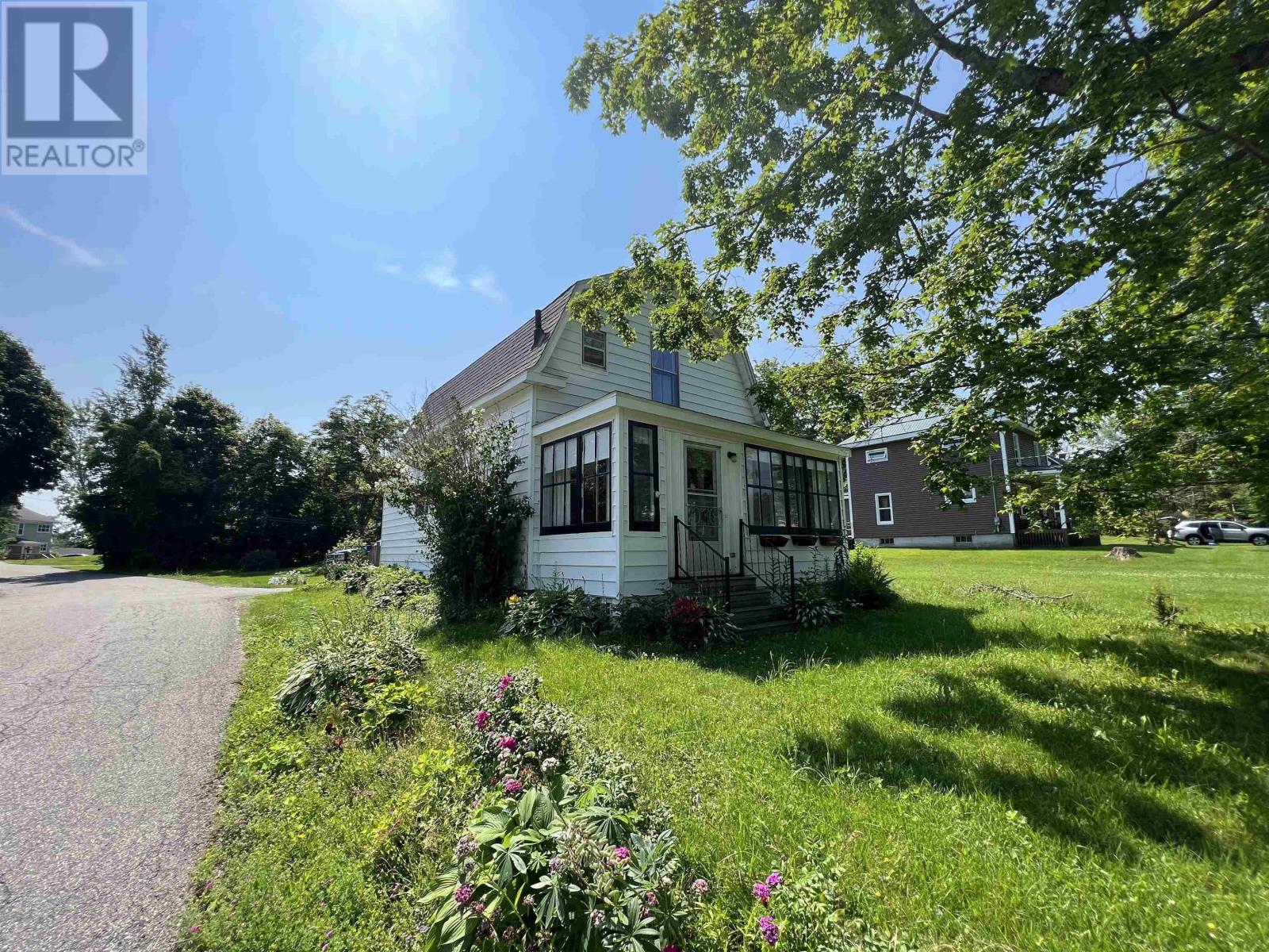 For sale 4 Maple Drive, Scotsburn, Nova Scotia B0K1R0 202314748