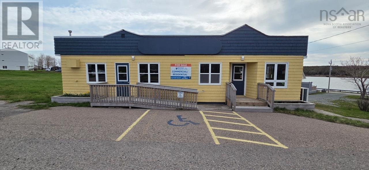 For sale 14925 Cabot Trail Road, Chéticamp, Nova Scotia B0E1H0