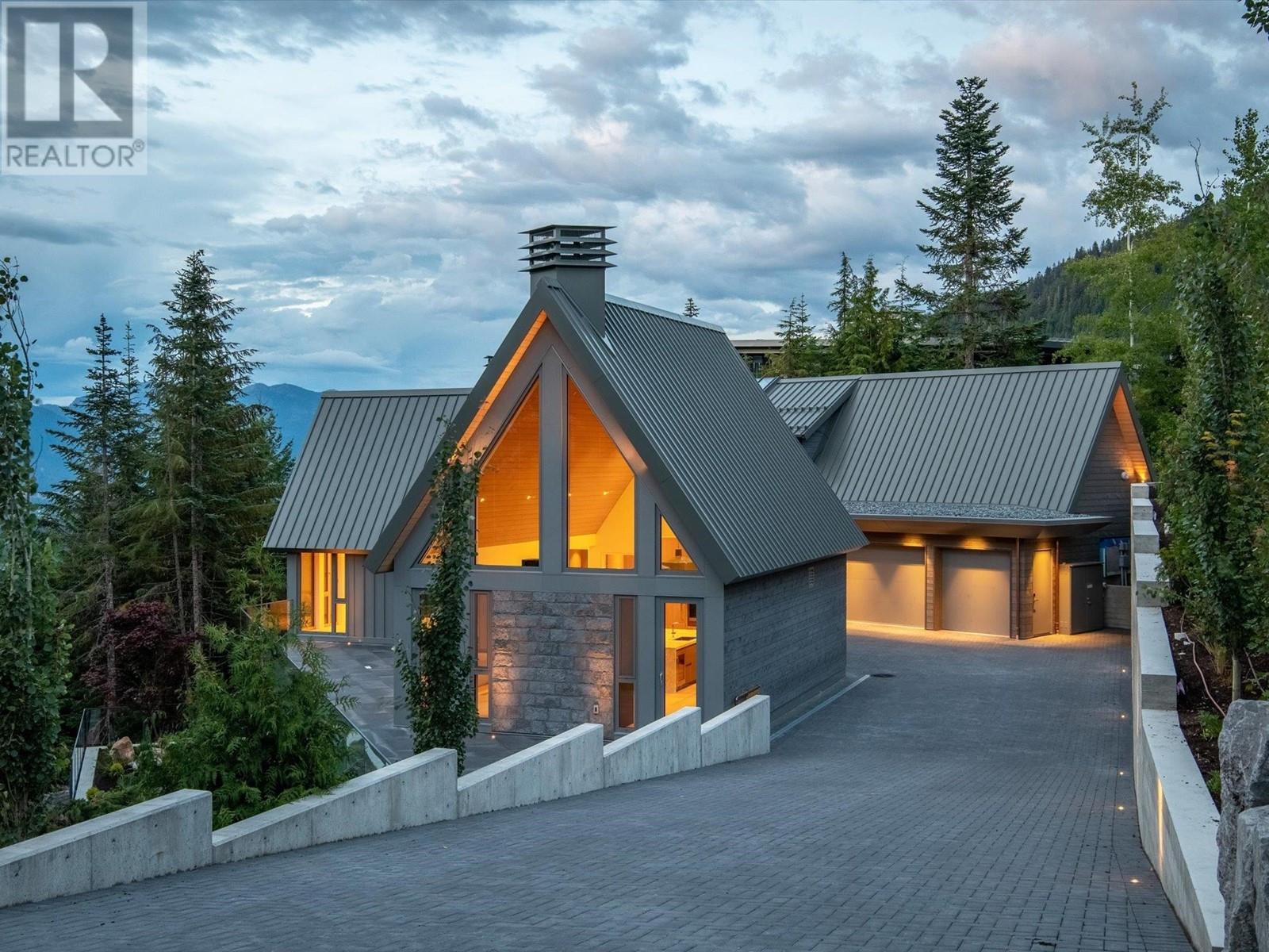 For sale 2925 KADENWOOD DRIVE, Whistler, British Columbia V8E0L6