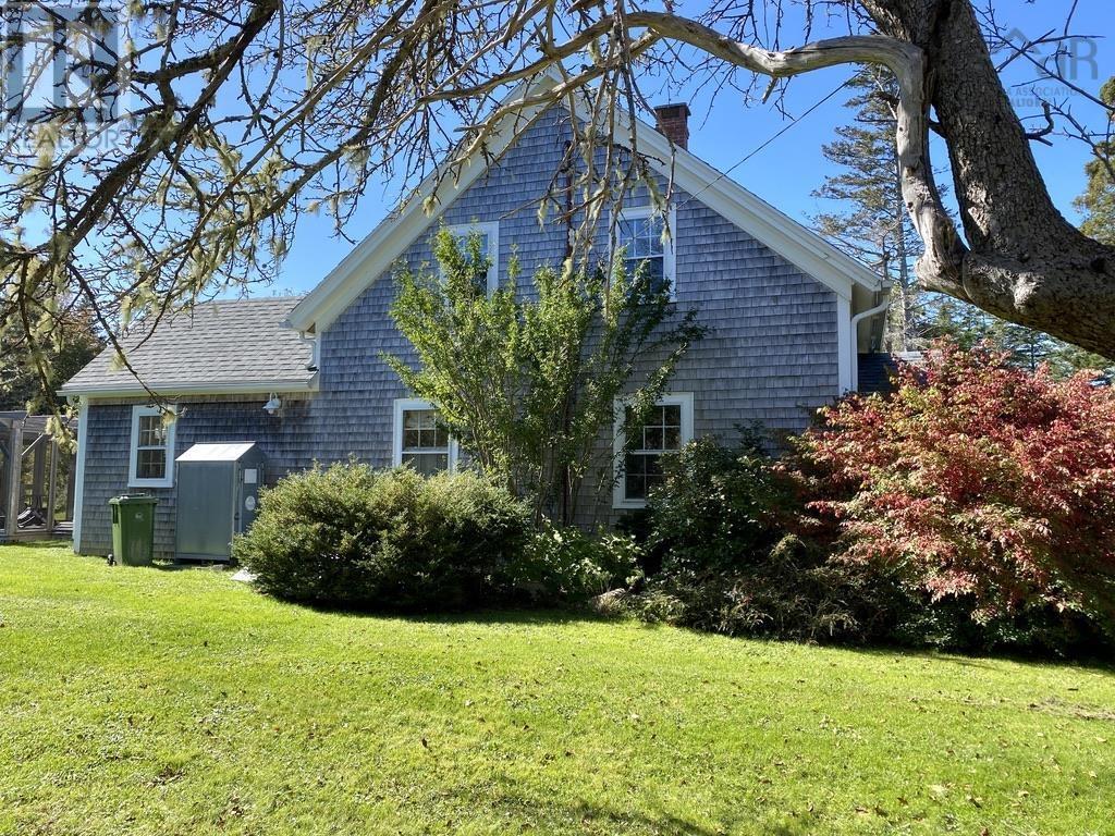 For sale 368 Long Cove Road, Port Medway, Nova Scotia B0J2T0