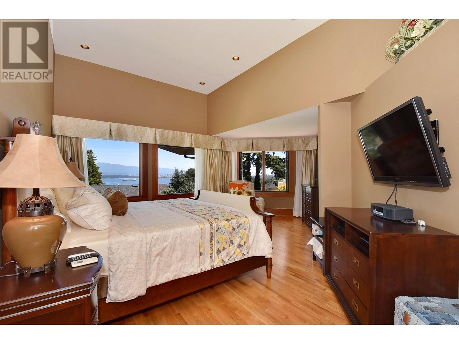 For sale 4635 DRUMMOND DRIVE, Vancouver, British Columbia V6R1E8