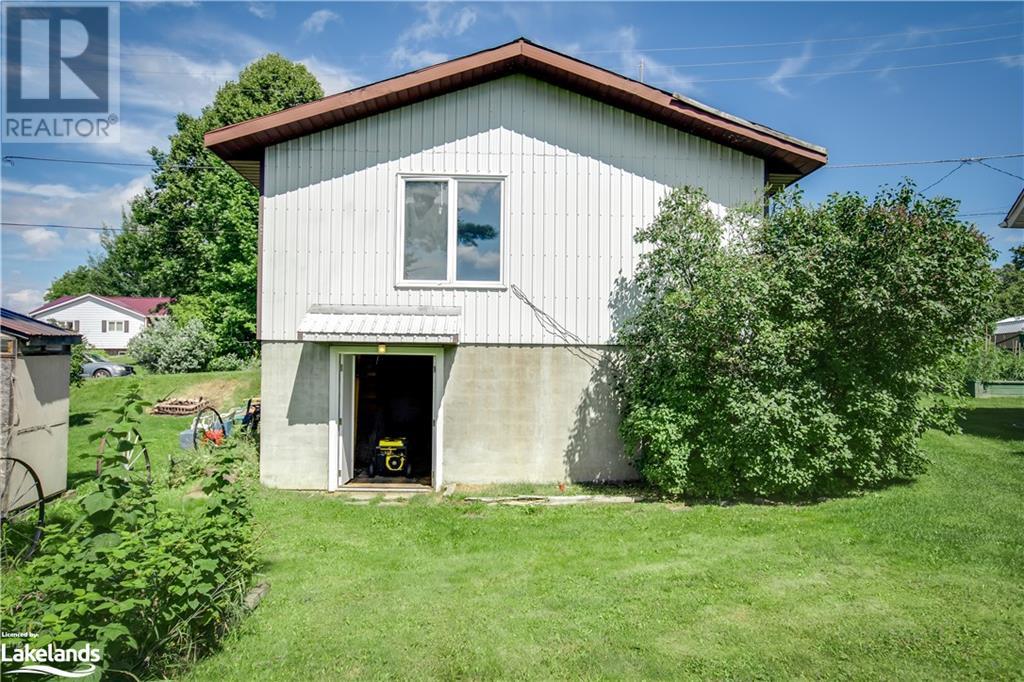 For sale 139 WILSON LAKE Crescent, Port Loring, Ontario P0H1Y0