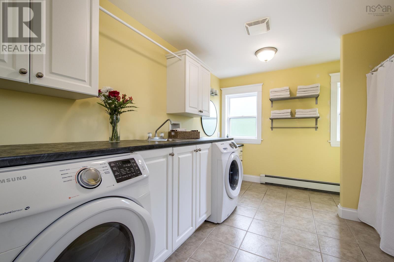 For sale 19 Ettinger Hill, Shubenacadie, Nova Scotia B0N2H0