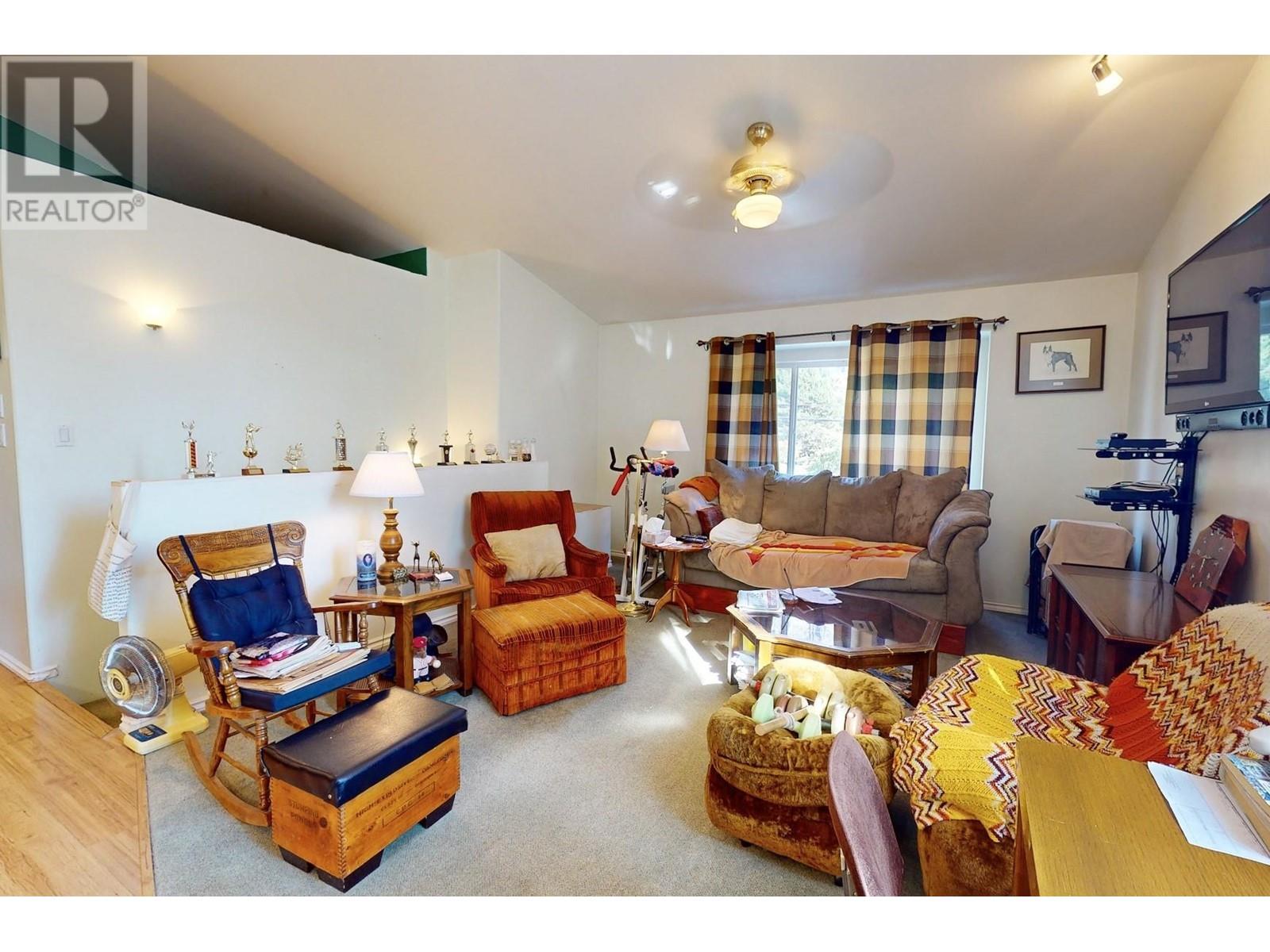 For sale 38053 WESTWAY AVENUE, Squamish, British Columbia V8B0X6