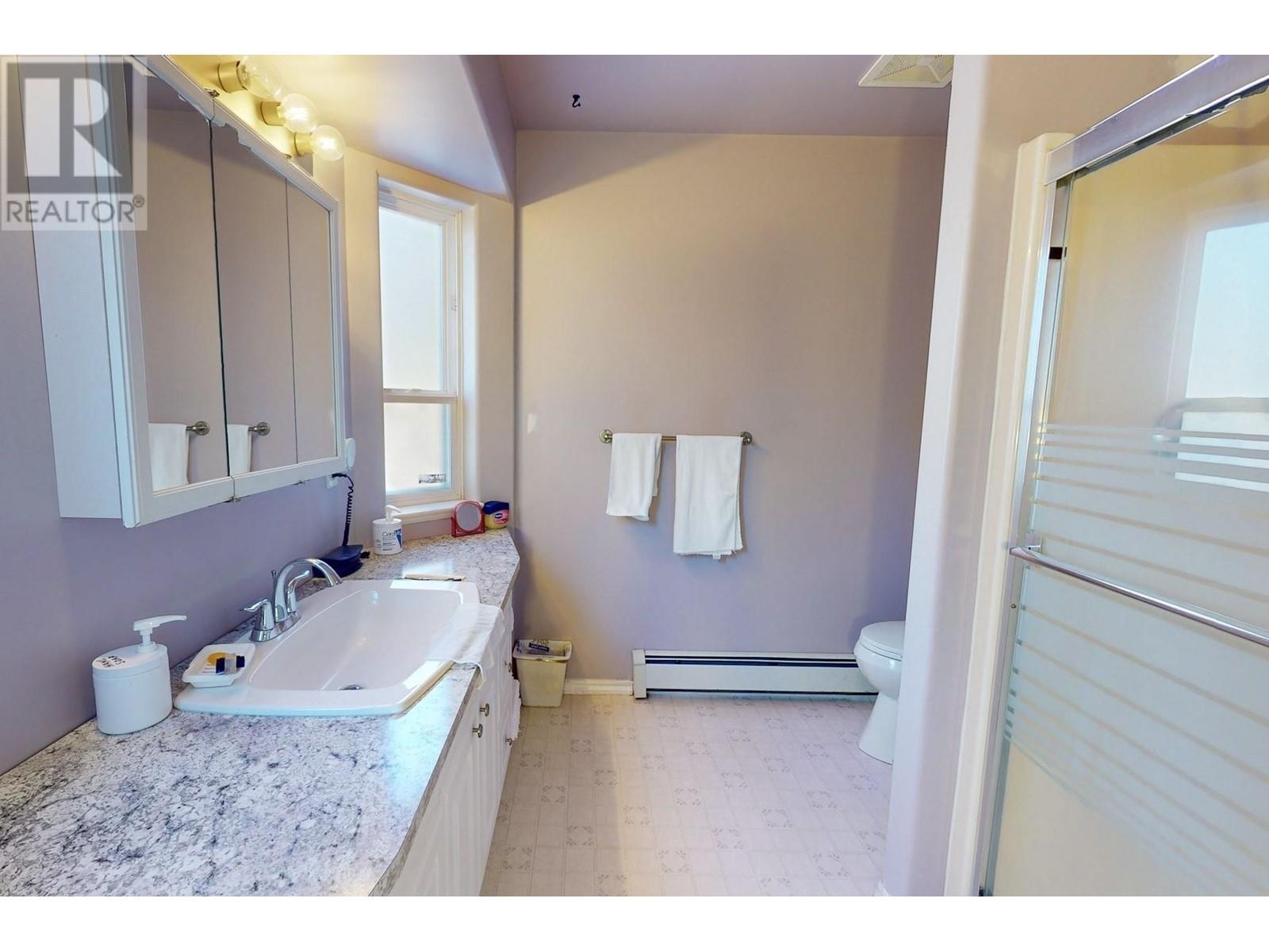 For sale 38053 WESTWAY AVENUE, Squamish, British Columbia V8B0X6