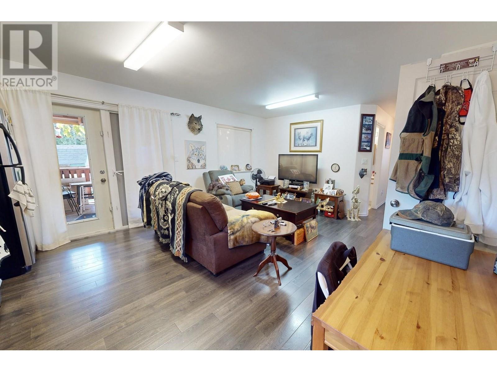 For sale 38053 WESTWAY AVENUE, Squamish, British Columbia V8B0X6