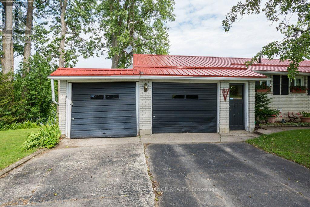 For Sale 2224 COUNTY ROAD 17 Prince Edward County Ontario K0K2P0   X6729534 37 