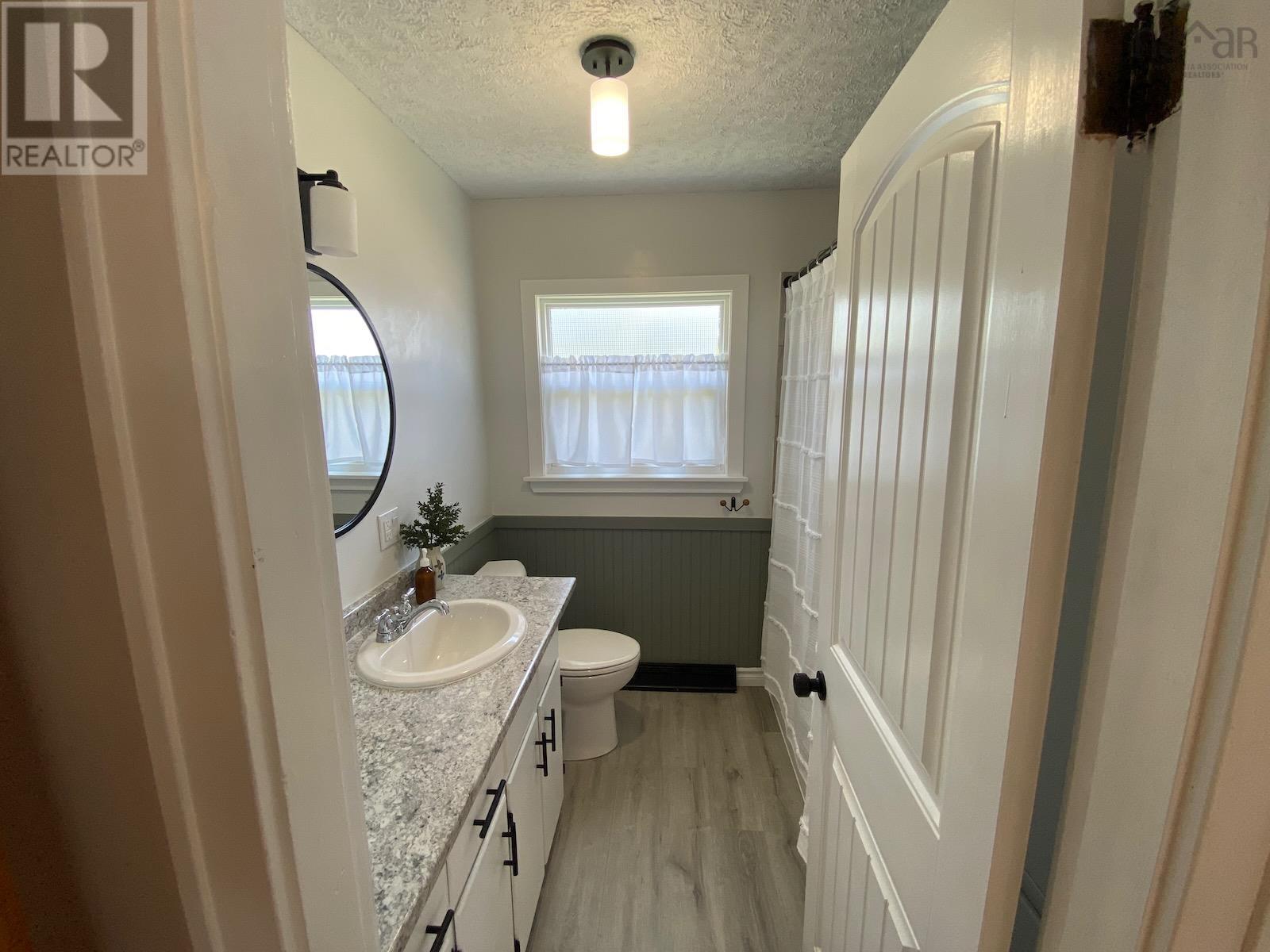 For sale 58 King Street, Yarmouth, Nova Scotia B5A2Y1 202316161