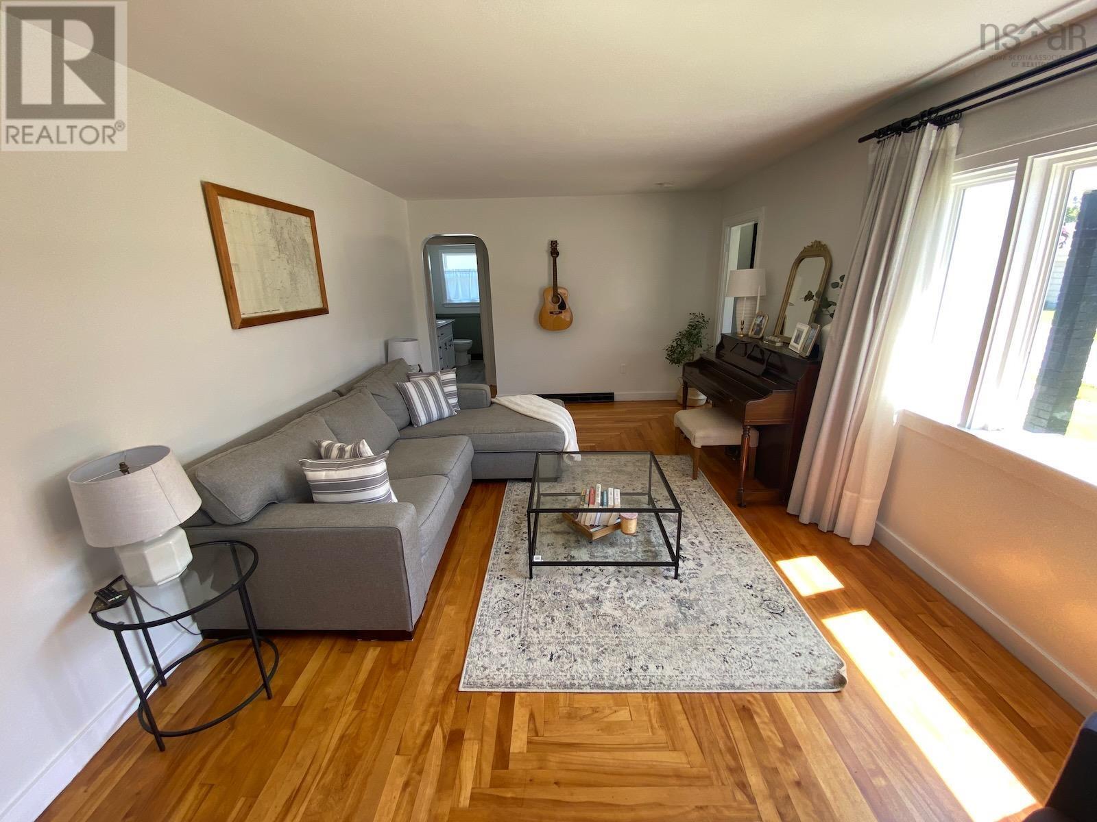 For sale 58 King Street, Yarmouth, Nova Scotia B5A2Y1 202316161