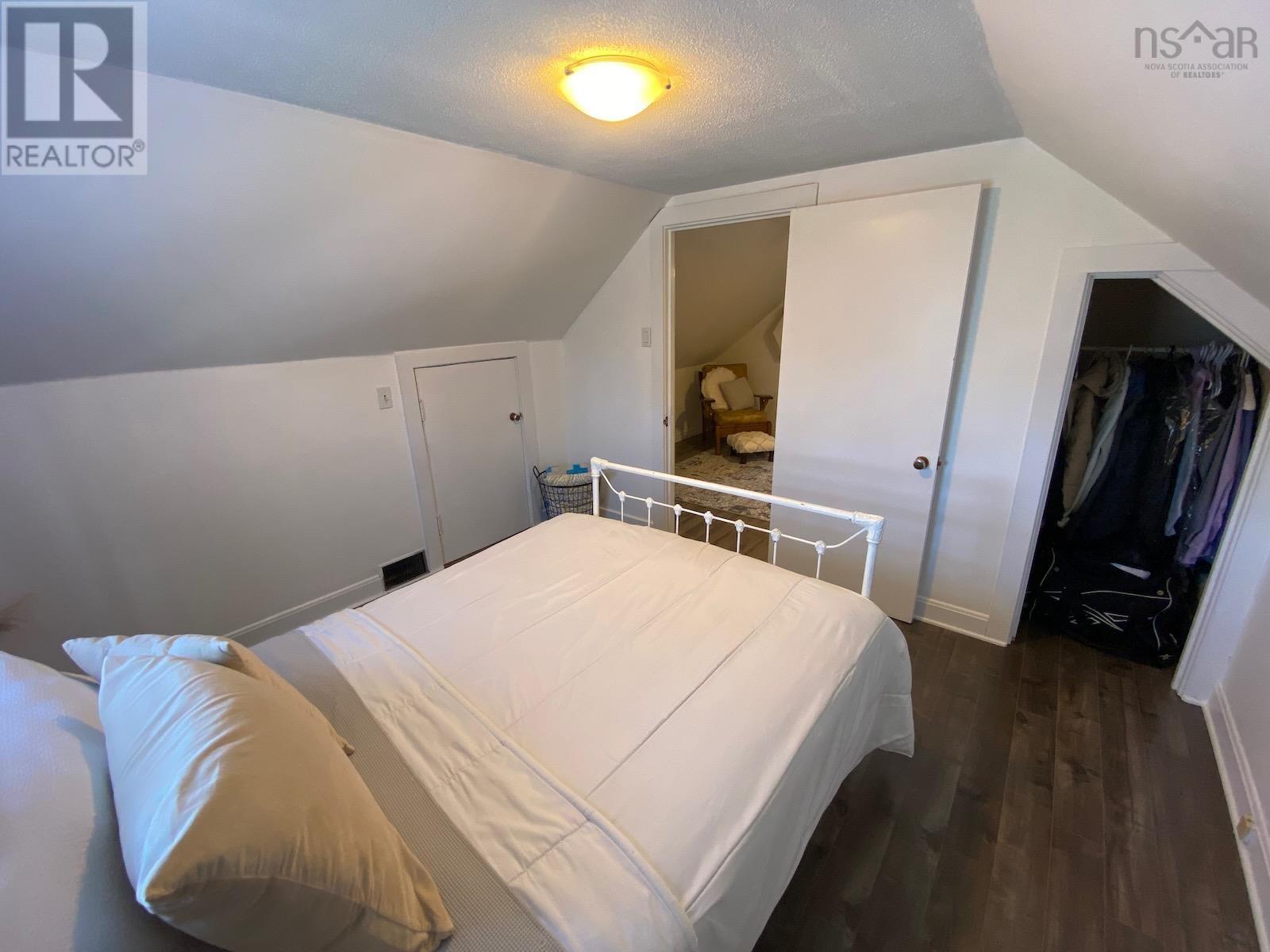 For sale 58 King Street, Yarmouth, Nova Scotia B5A2Y1 202316161