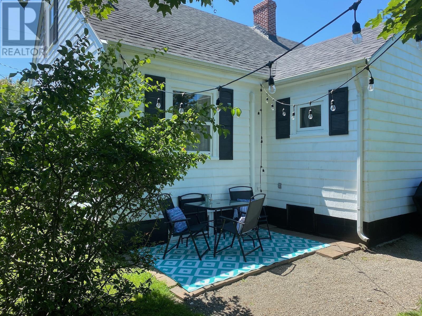 For sale 58 King Street, Yarmouth, Nova Scotia B5A2Y1 202316161