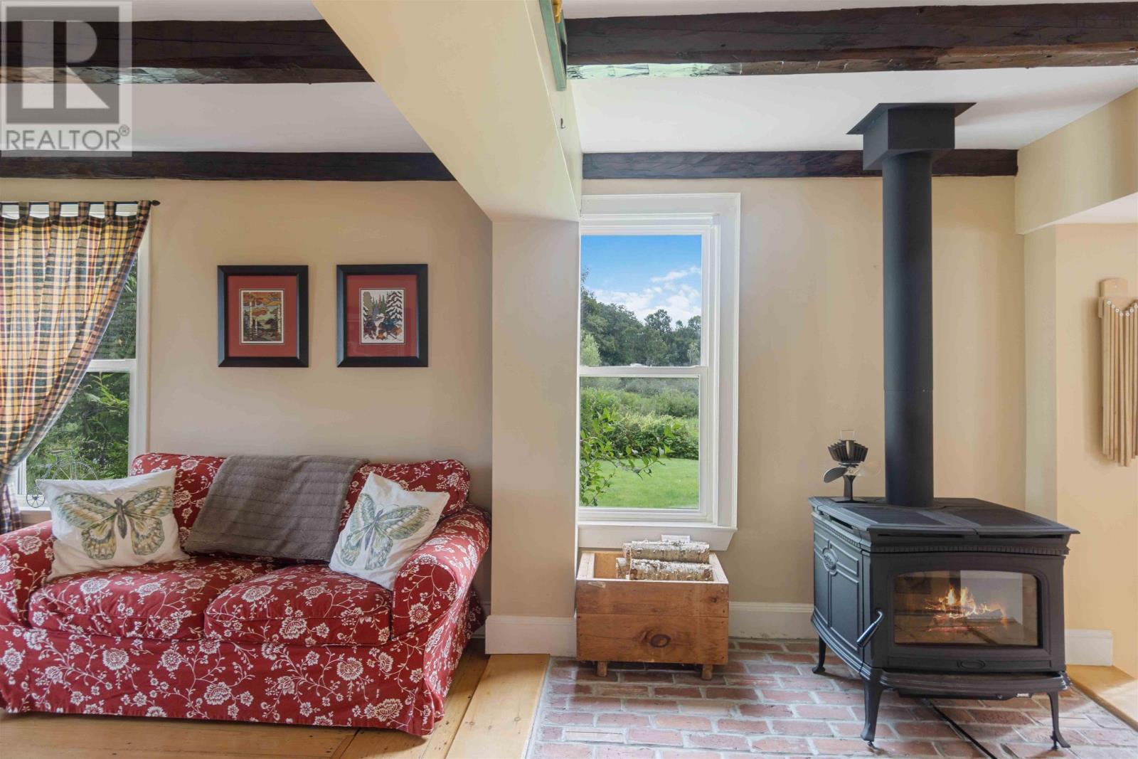 For sale 790 Church Street, Port Williams, Nova Scotia B0P1T0